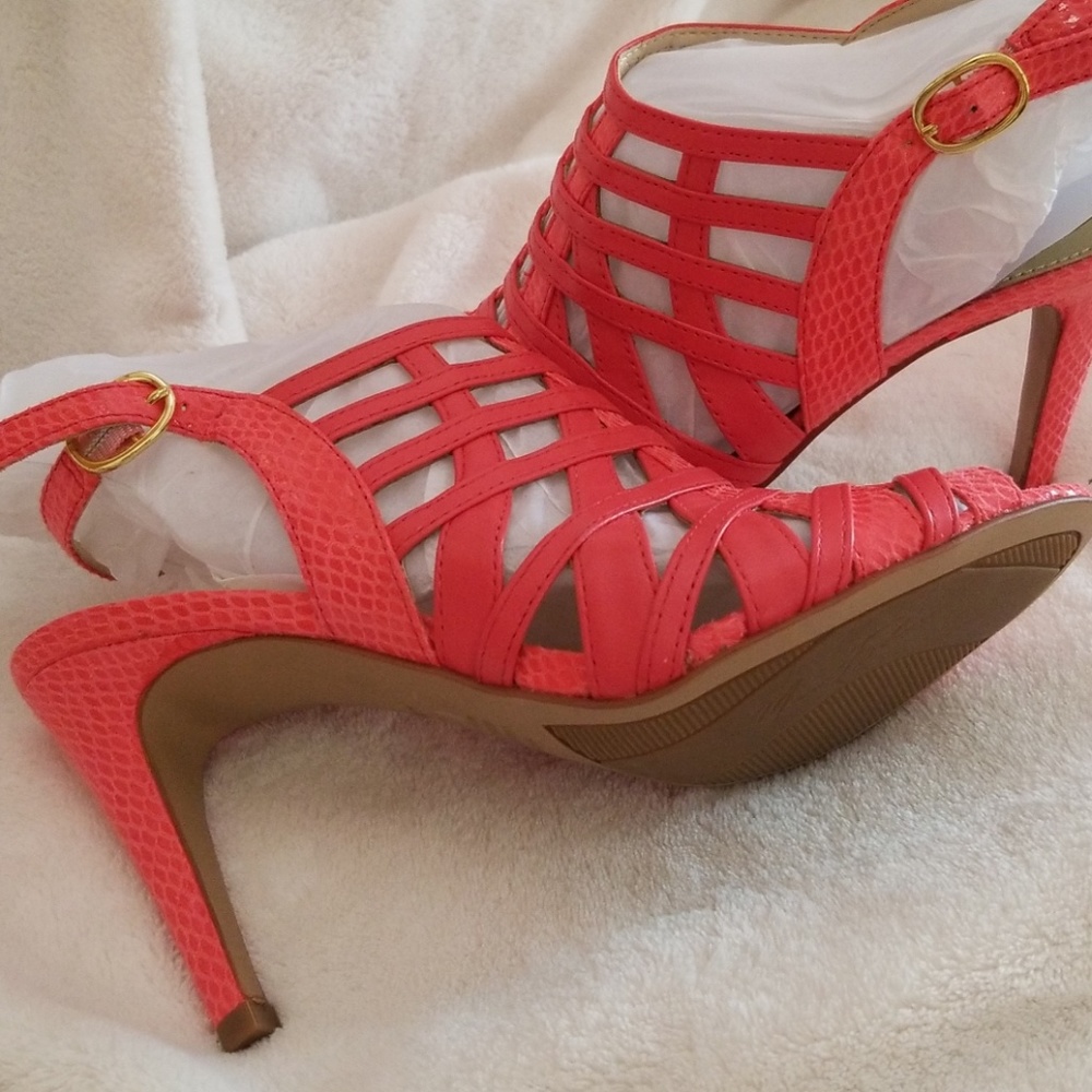 Marc Fisher Coral Nalora Sandals Size 5 M - Picture 3 of 4